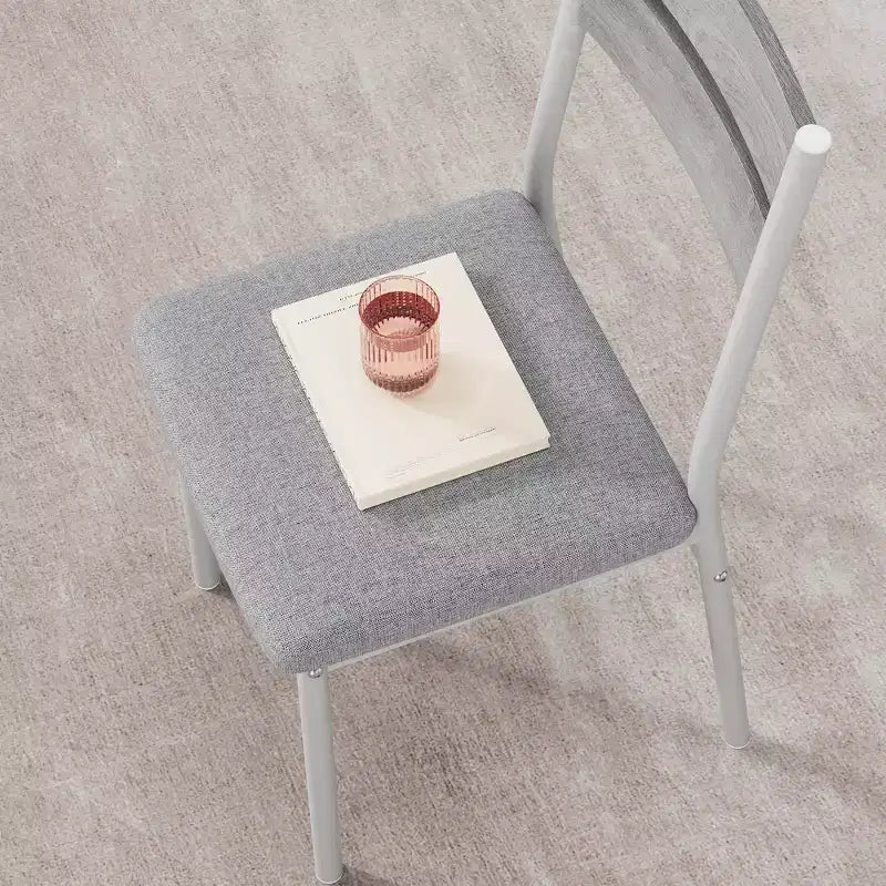Set da tavolo da pranzo da 5 pezzi in stile rustico, tavolo in legno e sedie in PU per piccoli spazi