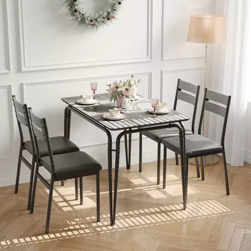 Set da tavolo da pranzo da 5 pezzi in stile rustico, tavolo in legno e sedie in PU per piccoli spazi