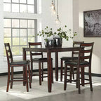 Set tavolo da pranzo Coviar ad altezza bancone marrone - 5 pezzi, sedie in similpelle, struttura in legno
